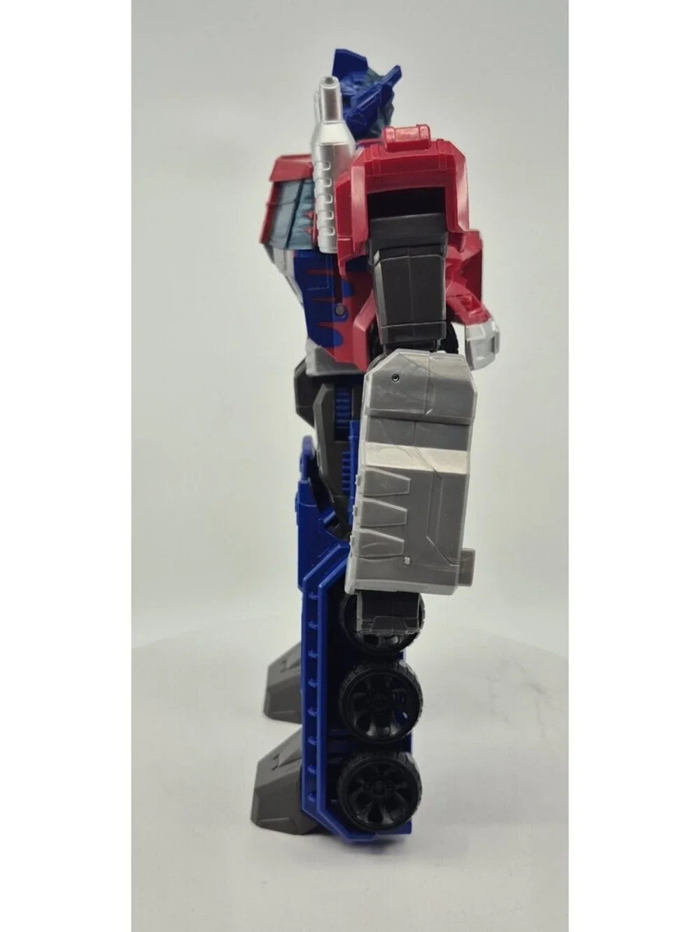 Hasbro Transformers Cyber Commander Optimus Prime Action Figure